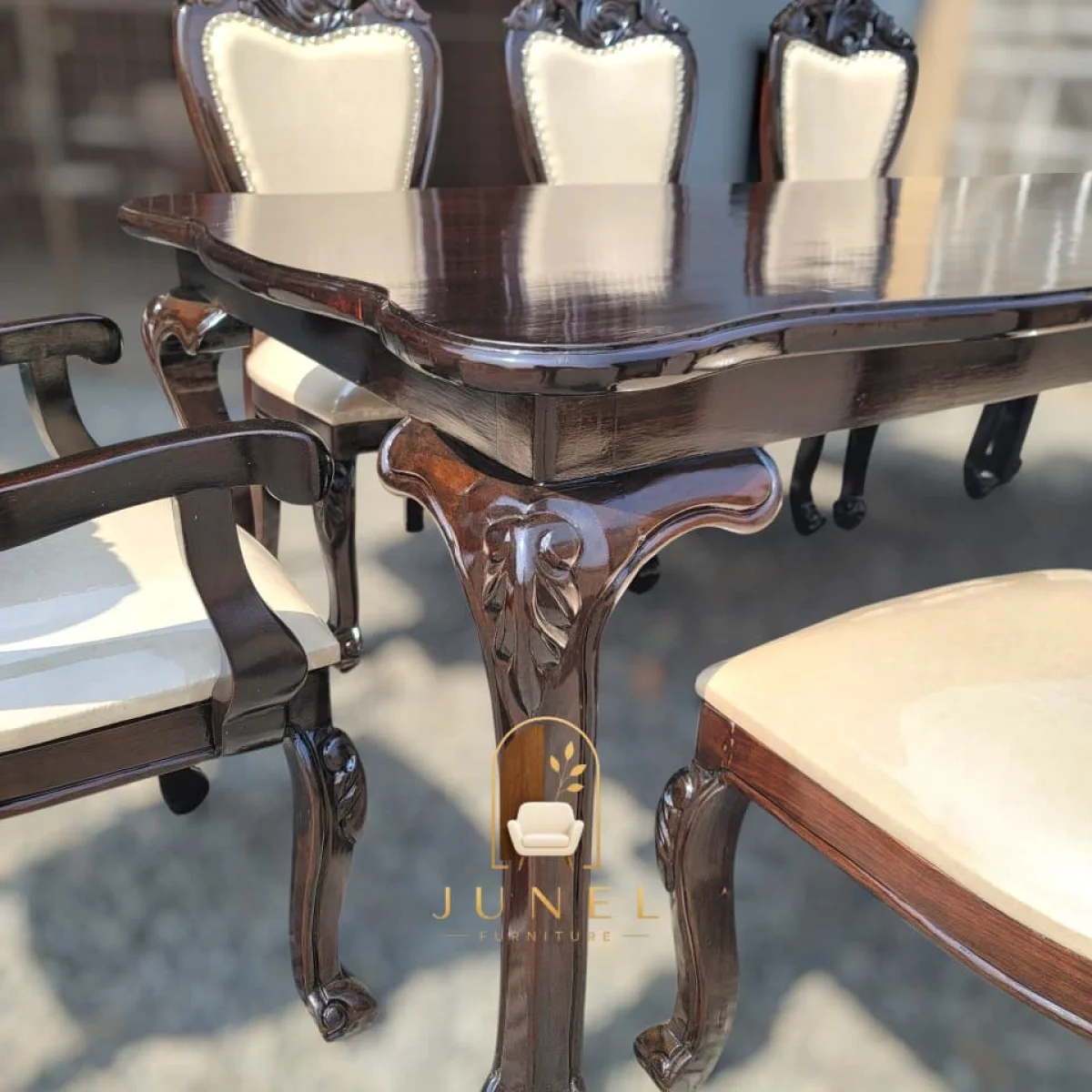 Royal Windsor 8-Seater Dining Set