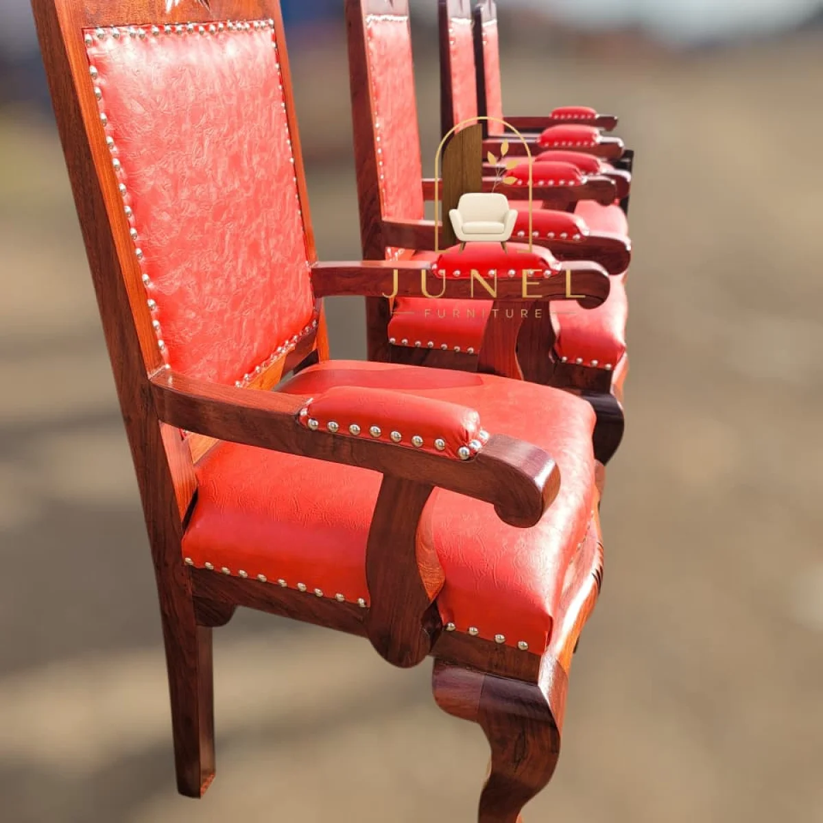 Royal Prestige Presidential Chair